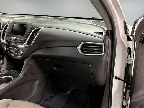 Used 2021 Chevrolet Equinox LT image 24