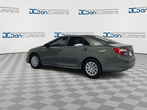 Used 2012 Toyota Camry LE image 6