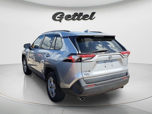 Used 2021 Toyota RAV4 XLE image 3