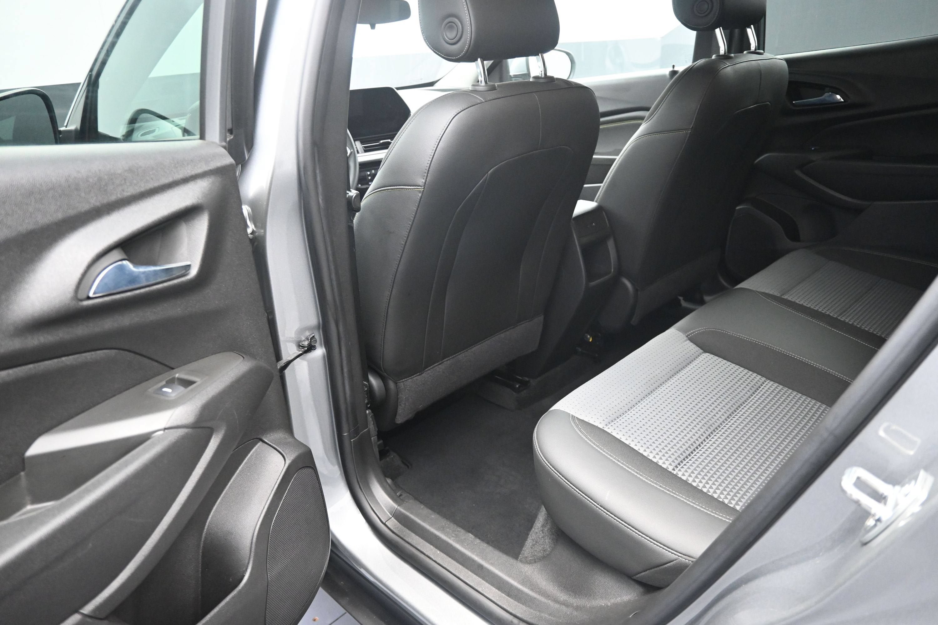 Certified 2024 Chevrolet Trax LT w/ Driver Confidence Package FWD image 27