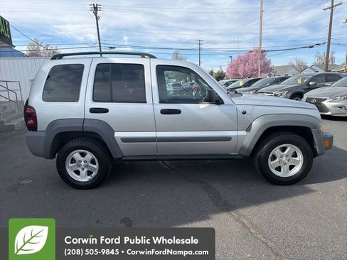 Used 2005 Jeep Liberty Sport image 4
