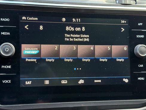 Used 2020 Volkswagen Tiguan SE w/ Panoramic Sunroof Package image 23