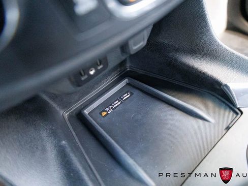 Used 2023 Chevrolet Traverse LT FWD image 33