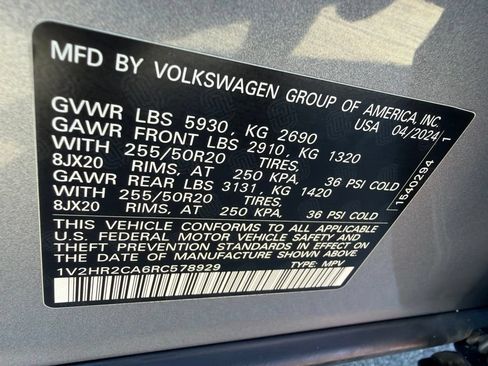 Used 2024 Volkswagen Atlas SE AWD/4WD image 27