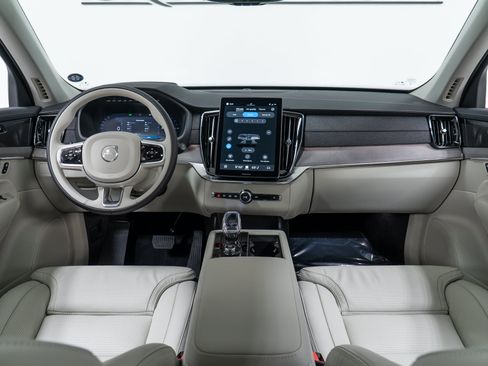 New 2026 Volvo XC90 T8 Ultra w/ Protection Package Premier AWD/4WD image 15