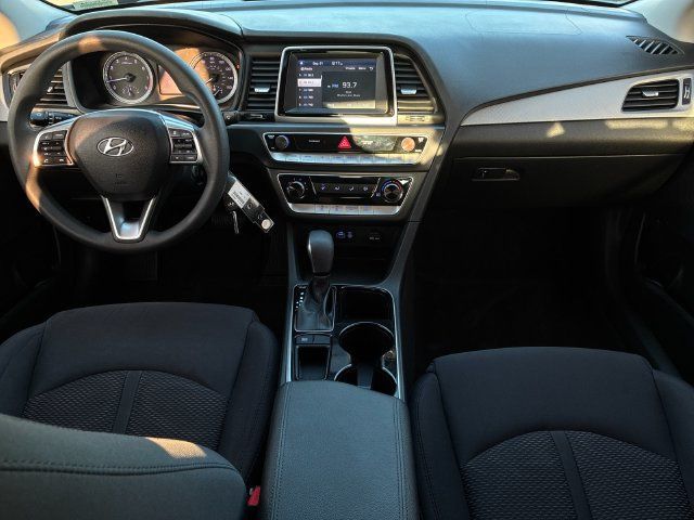 Used 2018 Hyundai Sonata SE FWD image 9