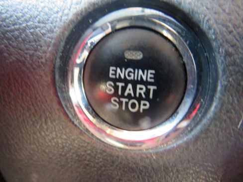 Used 2015 Toyota 4Runner Limited image 13