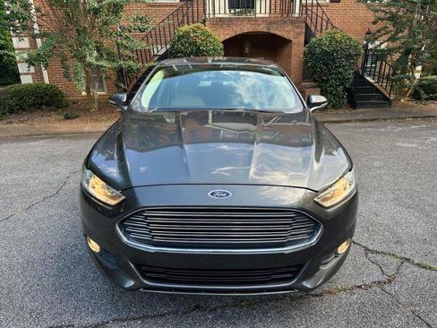 Used 2016 Ford Fusion SE w/ Equipment Group 202A FWD image 4