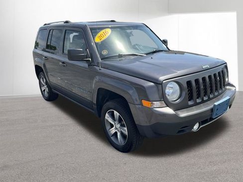 Used 2016 Jeep Patriot High Altitude AWD/4WD image 3