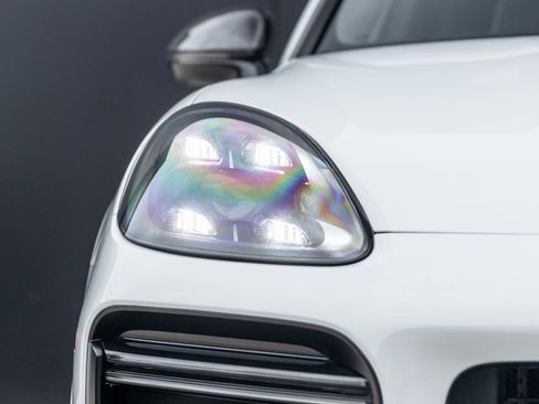 Certified 2020 Porsche Cayenne Turbo image 17
