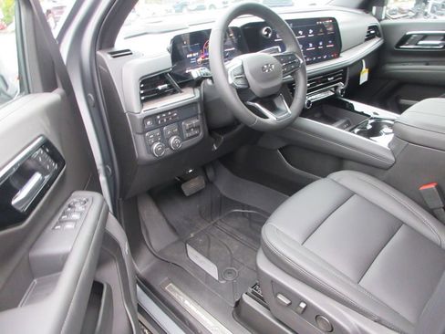 New 2026 Chevrolet Suburban Z71 w/ Comfort Package image 14