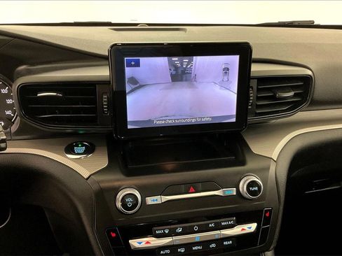 Used 2020 Ford Explorer XLT w/ Cold Weather Package image 14