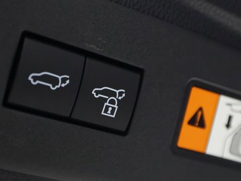 Used 2025 Lexus GX 550 image 16