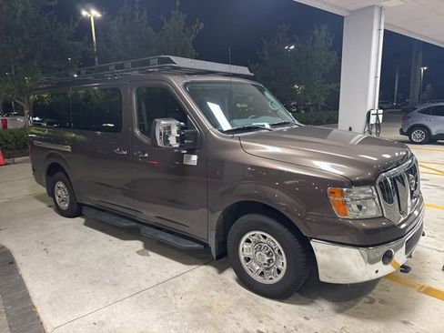 Used 2018 Nissan NV 3500 SL image 18