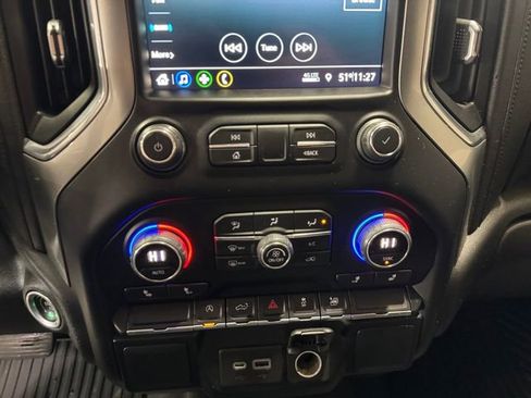 Used 2022 Chevrolet Silverado 1500 LT image 3