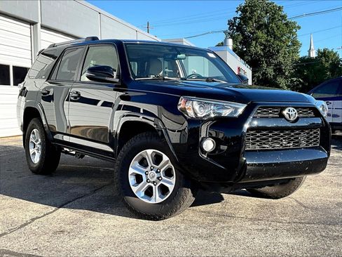 Used 2019 Toyota 4Runner SR5 Premium RWD image 2