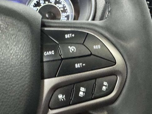 Used 2022 Jeep Cherokee Limited AWD/4WD image 19