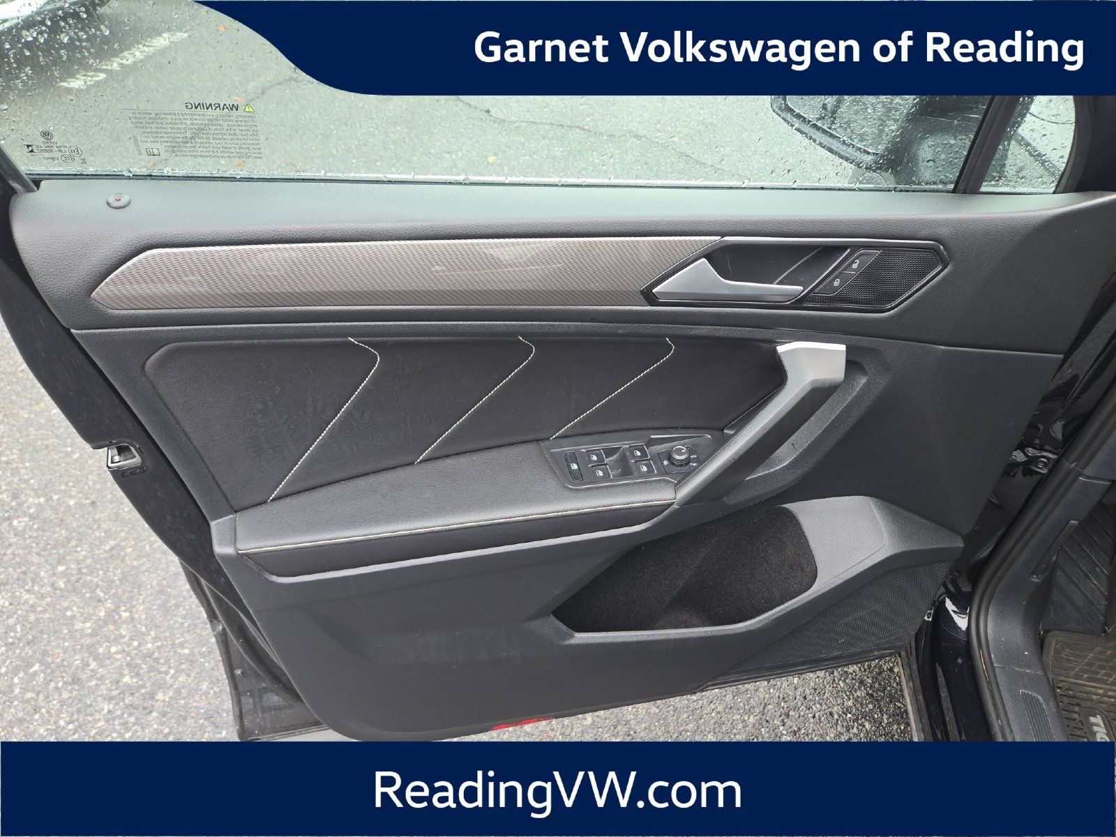 Used 2023 Volkswagen Tiguan SE w/ Panoramic Sunroof Package FWD image 10