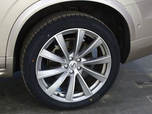 Used 2023 Volvo XC90 B6 Plus image 43