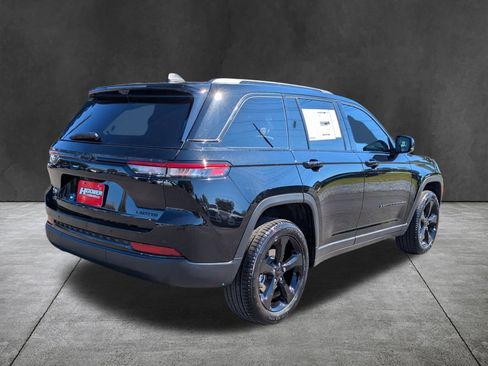 New 2025 Jeep Grand Cherokee Limited w/ Luxury Tech Group II image 3