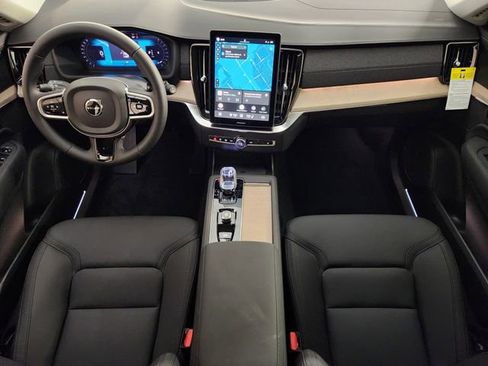 New 2026 Volvo XC90 B6 Plus w/ Protection Package Premier AWD/4WD image 4
