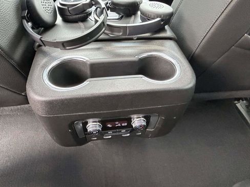 Used 2023 GMC Yukon Denali AWD/4WD image 12