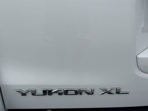 Used 2020 GMC Yukon XL SLT image 10