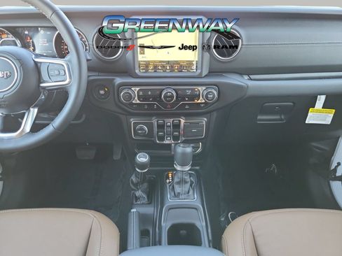 Used 2023 Jeep Wrangler Unlimited Sahara w/ Cold Weather Group AWD/4WD image 14