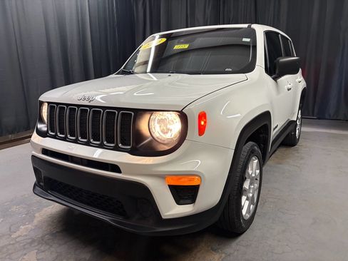 Used 2023 Jeep Renegade Latitude AWD/4WD image 1