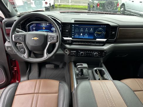 Used 2023 Chevrolet Silverado 1500 High Country w/ High Country Premium Package image 12