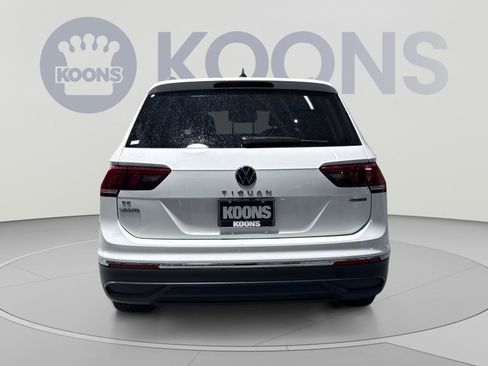 Used 2024 Volkswagen Tiguan SE w/ Panoramic Sunroof Package AWD/4WD image 10