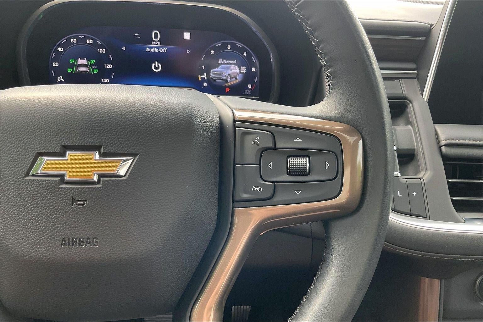 Used 2023 Chevrolet Suburban High Country w/ Premium Package AWD/4WD image 18