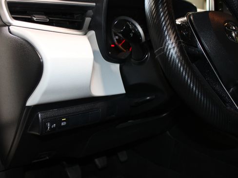 Used 2020 Toyota Corolla SE FWD image 22