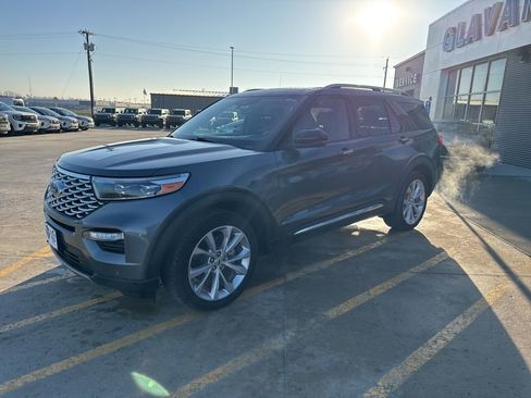 Used 2023 Ford Explorer Platinum w/ Technology Package AWD/4WD image 8