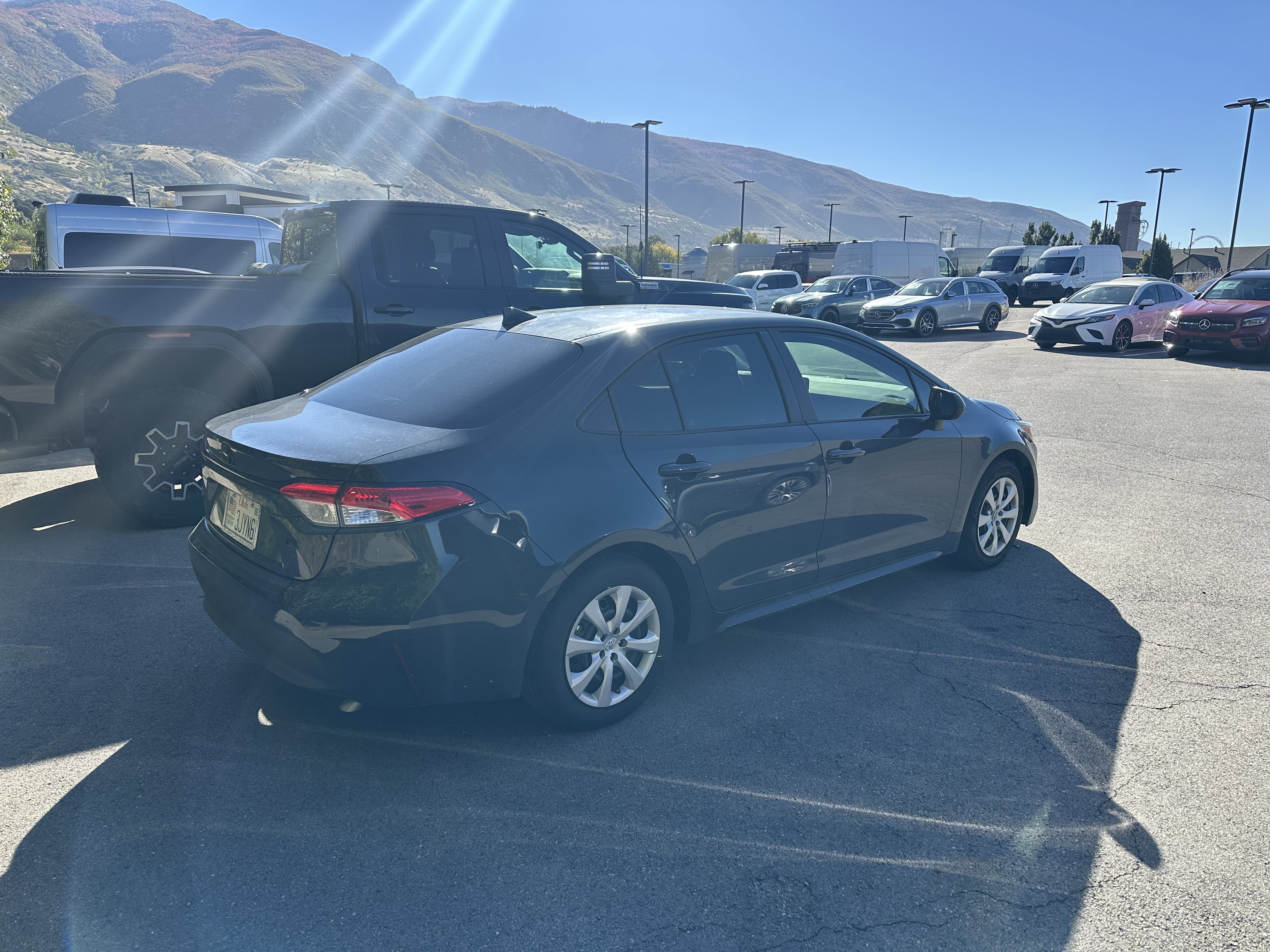 Used 2025 Toyota Corolla LE FWD image 5