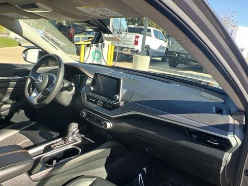 Used 2023 Nissan Altima 2.5 SR image 28