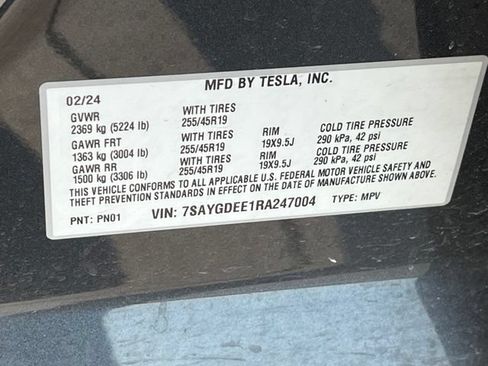 Used 2024 Tesla Model Y Long Range AWD/4WD image 22