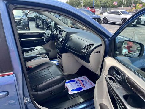 Used 2012 Chrysler Town & Country Touring w/ Entertainment Group #1 image 12