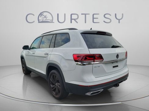 Used 2022 Volkswagen Atlas SE w/ Panoramic Sunroof Package FWD image 7