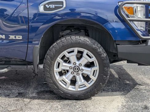 Used 2022 Nissan Titan SV w/ SV Convenience Package AWD/4WD image 10