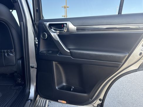 Used 2022 Lexus GX 460 Premium image 39