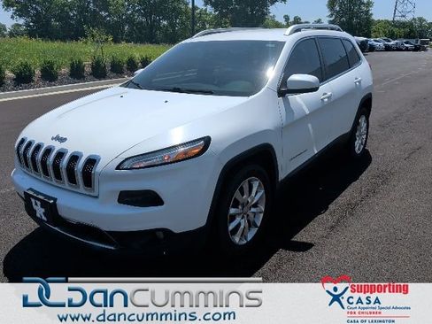 Used 2017 Jeep Cherokee Limited FWD image 1