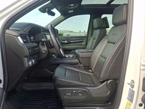 Used 2023 GMC Yukon XL Denali AWD/4WD image 14