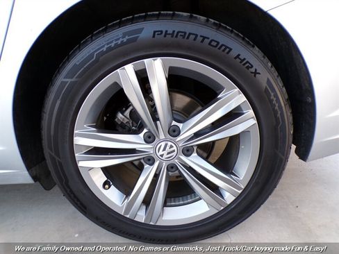 Used 2021 Volkswagen Jetta R-Line w/ R-Line Cold Weather Package FWD image 39