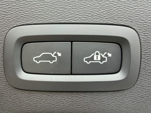 Used 2023 Volvo C40 P8 Recharge Plus AWD/4WD image 44