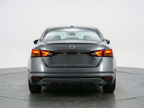 Used 2025 Nissan Altima 2.5 SV image 7