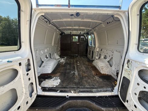 Used 2011 Ford E-150 and Econoline 150 w/ Commercial Cargo Van Pkg RWD image 16