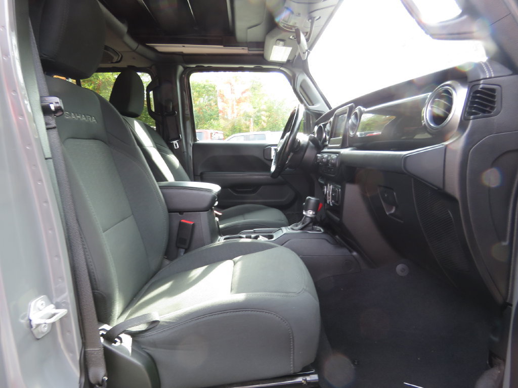 Used 2020 Jeep Wrangler Unlimited Sahara w/ Cold Weather Group AWD/4WD image 12