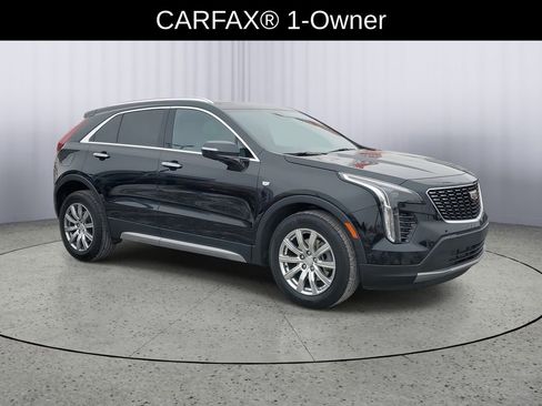 Used 2022 Cadillac XT4 Premium Luxury w/ Enhanced Visibility Package image 2