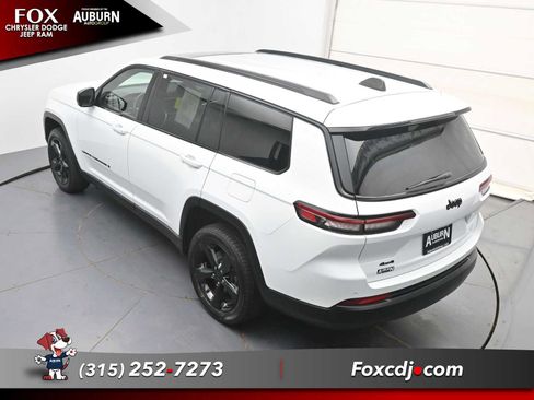 Used 2023 Jeep Grand Cherokee L Altitude AWD/4WD image 31